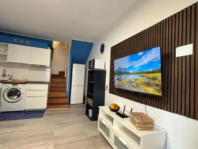 Una televisión o centro de entretenimiento en Canarian Green Oasis by luca properties gran canaria