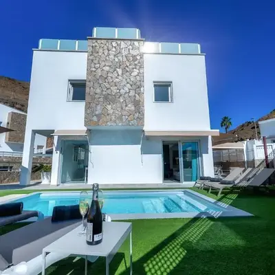 Villa Rosa-Soleada Villa Privada con Piscina Climatizada & WIFI en Tauro-Mogán