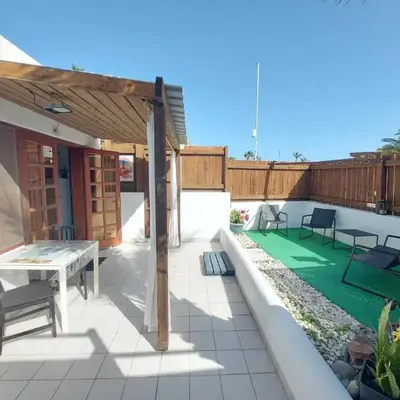 Bungalow with Sunny Private Terrace - Secure Bike or Board Storage