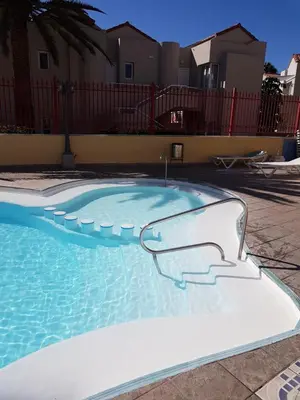 Piscina en o cerca de GARDEN HOUSE