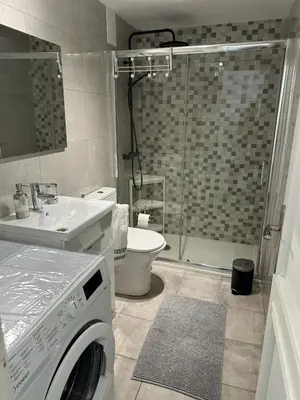 Un baño de APARTAMENTOS SURYCAN