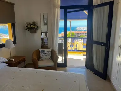 Cama o camas de una habitación en BEAUTIFUL SEA VIEWS BUNGALOW and relax