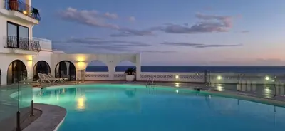 Piscina en o cerca de Monte del Moro Sea Front View