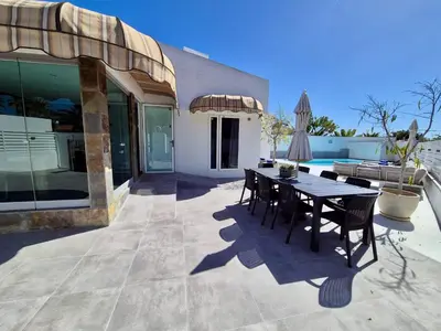 Un patio o zona al aire libre en Villa Privada y Tranquila | 12 min Playa Inglés