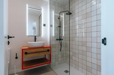 Un baño de Reliebe 44