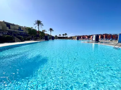 Piscina en o cerca de Beach and Golf Holiday Home with private jacuzzi