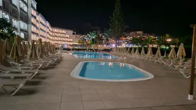 Piscina en o cerca de Cura Marina Premium en Cura Marina 2