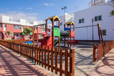 Zona de juegos infantil en Villa Florymar a 12 minutos del aeropuerto