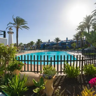 Amazing 3 bedroom next to the beach with heated pool
