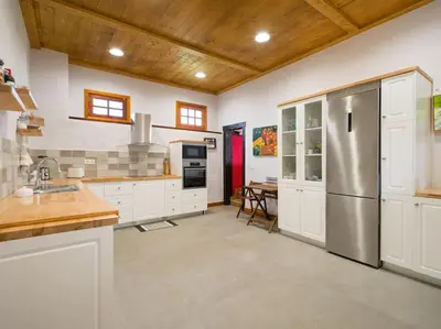Una cocina o zona de cocina en Luxury Banana Haven Villa with pool by CanaryScape