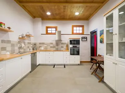 Una cocina o zona de cocina en Luxury Banana Haven Villa with pool by CanaryScape