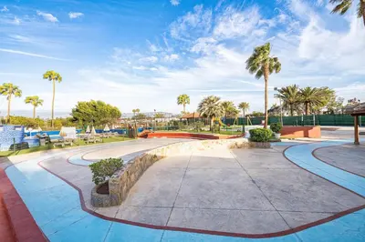 Piscina en o cerca de Mar y Sol