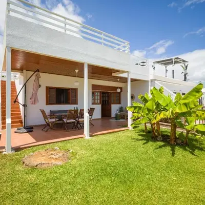 Banana House in Top Location by CanaryScape