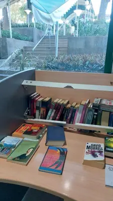Biblioteca en el apartamento