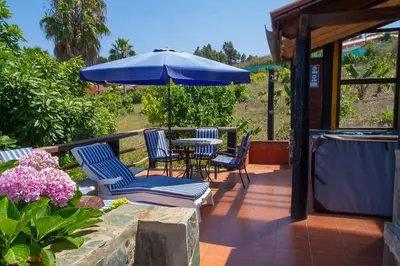 Jardín al aire libre en CASA RÚSTICA CON JACUZZI