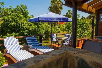 Jardín al aire libre en CASA RÚSTICA CON JACUZZI