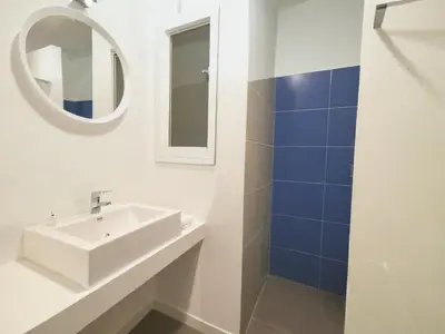 Un baño de TQ204 by Wave Properties
