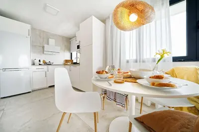 Una cocina o zona de cocina en Amapola Coast - recién reformado, frente a la playa