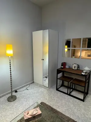 Una cocina o zona de cocina en Basement Apartment Studio