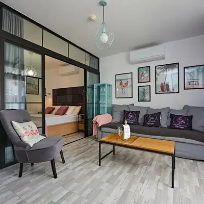 APARTMENT FLAMINGO