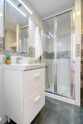 Un baño de La Perla de Monterrey by Homestaygrancanaria