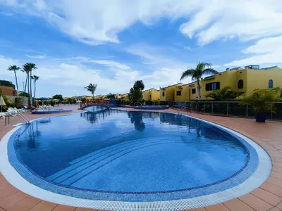 Piscina en o cerca de Luxury House with sea view, hottub & pool