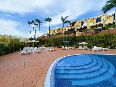 Piscina en o cerca de Luxury House with sea view, hottub & pool