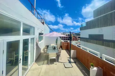 Un balcón o terraza de Sunny Terrace Apartment