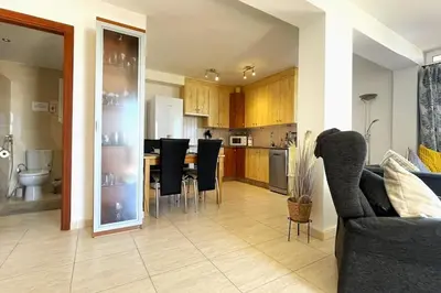 Una cocina o zona de cocina en Comfortable 2 bed in Arguineguín