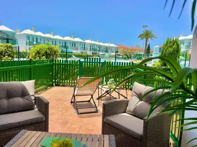 Zona de estar de Dunaflor Verde 8 by SunHousesCanarias