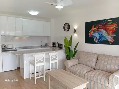 Una cocina o zona de cocina en Cosy Upgraded - 1 Bedroom Apartment, Los Juncos