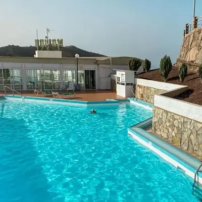 Cozy apt pool&tennis
