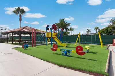 Zona de juegos infantil en Dreams Home