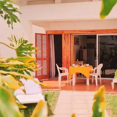 Aida - Apartamento con vistas al jardín junto a la playa