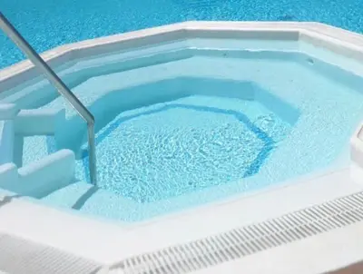 Piscina en o cerca de Welcoming and modern holiday home with access to swimming pool
