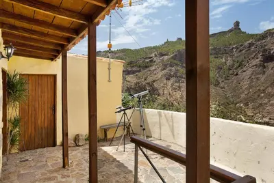 Vista general de una montaña o vista desde la villa