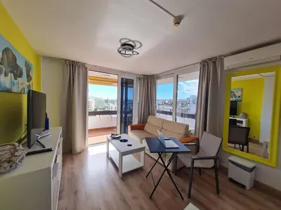 Zona de estar de Las Arenas - ático con vistas panorámicas muy cerca de la playa - WiFi rápido