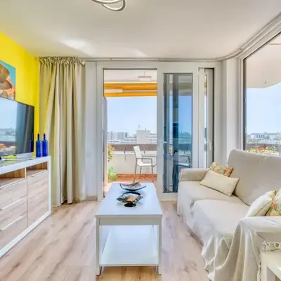 Las Arenas - ático con vistas panorámicas muy cerca de la playa - WiFi rápido