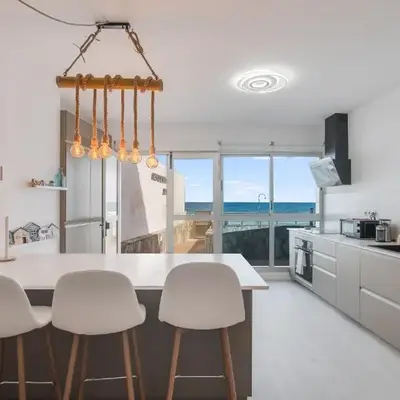 Home2Book Beachy Vibes Sea Side Apartment