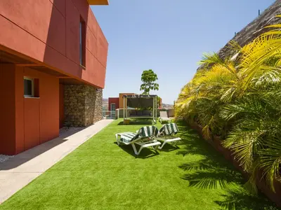 Jardín al aire libre en Green 9 the Dream Villa with pool and views by CanaryScape
