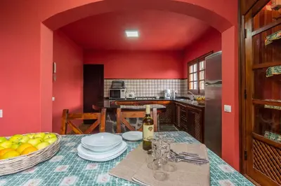 Una cocina o zona de cocina en Finca El Lomo