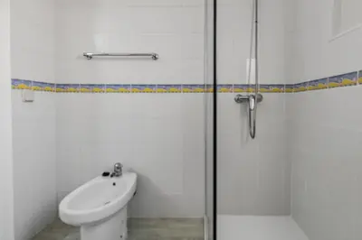 Un baño de Meloneras Oceanview with Pool