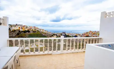 Un balcón o terraza de Apartamento en Las Palmas cerca de Vegueta con vistas