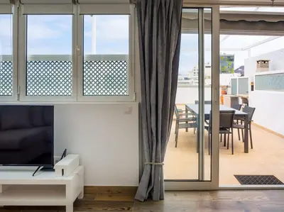 Un balcón o terraza de Fantástico Ático Las Canteras