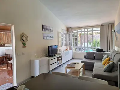 Zona de estar de Oasis Los Porches
