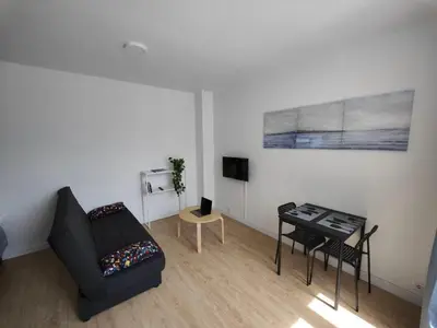 Una televisión o centro de entretenimiento en Estudio Beach Canteras
