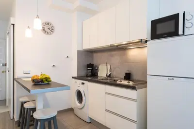 Una cocina o zona de cocina en 1st Line Pretty Studio Las Canteras