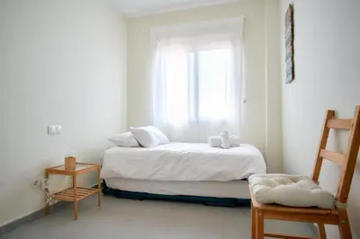 Cama o camas de una habitación en Work & Pet friendly Urban Home next to the Beach