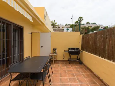 Un balcón o terraza de Private Solarium Home - Terrace & Beach Views