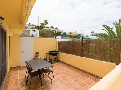 Un balcón o terraza de Private Solarium Home - Terrace & Beach Views